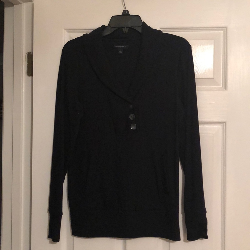 Black sweatshirt